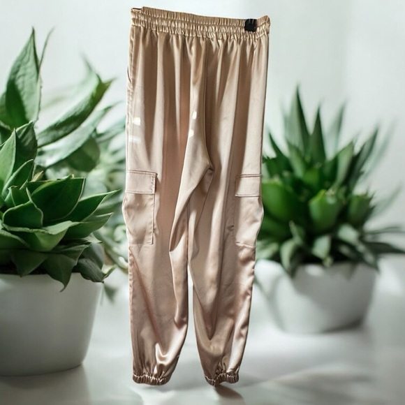 Satin cargo gold Jogger Pants - Picture 2 of 8